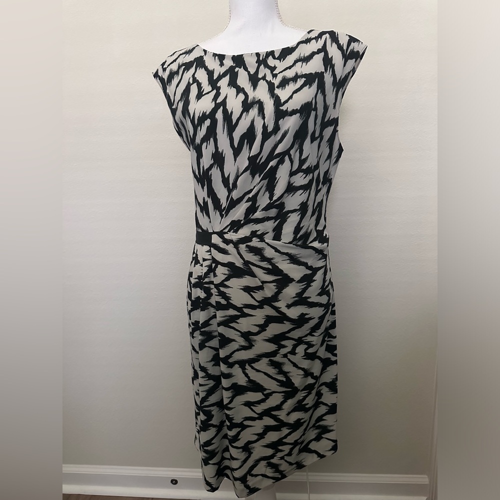 Armani Exchange women’s cream & black dress~ Size 6